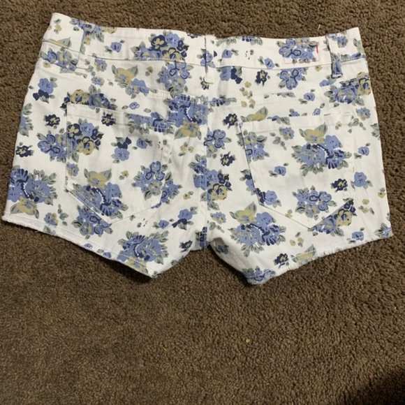 Dream Out Loud : Flower Jean Jr Shorts - Picture 2 of 2